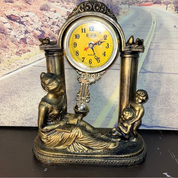 Vintage Eleco Quartz Pendulum Clock Pillars , Woman Playing Musical Instrument - Picture 1 of 8